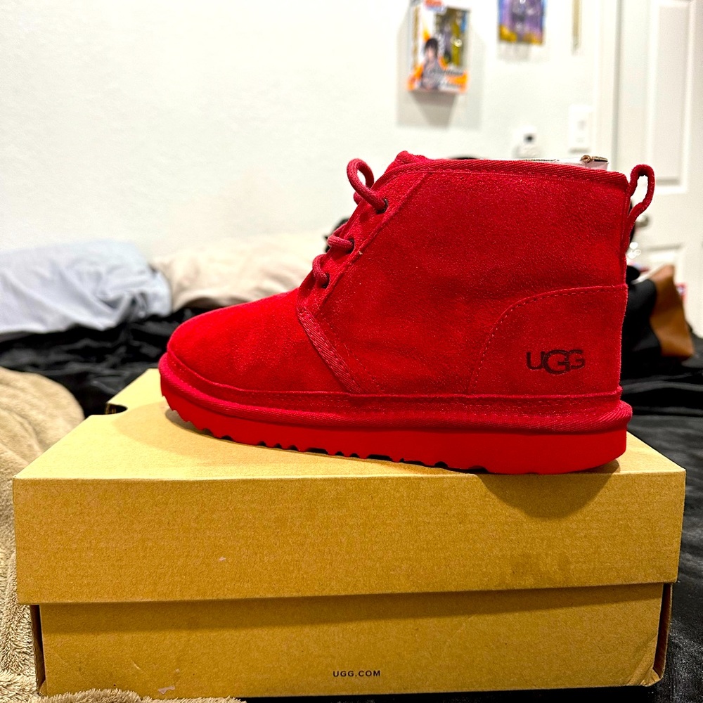 Size 6y red uggs brand new